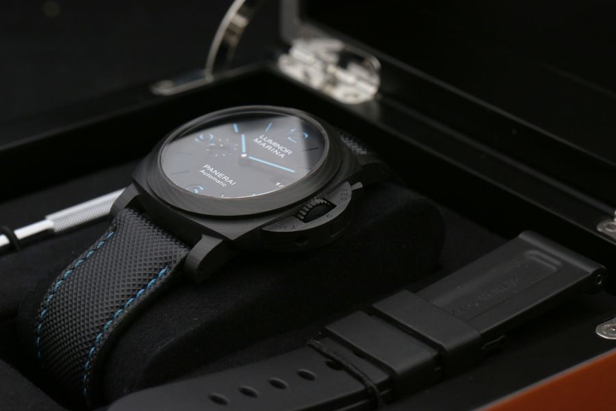 Panerai Luminor Marina Carbotech PAM01661